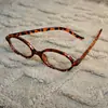 Nuevas gafas retro de montura redonda, un imprescindible para las mujeres que prefieren un look natural, hacen que tu rostro parezca más pequeño. Disponibles en armazones de carey negro, y se pueden personalizar