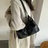 Bolsa de ombro design de nicho bolsa para o dia a dia simples moda bolsa de axila 2023 inverno nova tendência de moda bolsa de mão