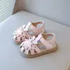 Sandálias de verão para meninas 2025, sapatos tipo ninho de pássaro, versáteis e frescos para o verão, com decoração de orelha de coelho, estilosas e fofas