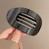 Não Machuca a Cabeça Presilha de Garra de Abalone Feminina de Luxo 2025 Nova Presilha Curva de Costas Lisas para Penteado Presilha de Rabo de Cavalo Grampo de Cabelo