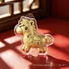 Chaveiro de ouro 999 puro "Fique Rico Logo", pingente de cavalo do zodíaco com fio vermelho, presente promocional feito sob medida para eventos corporativos