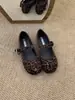 Zapatos Retro de Terciopelo con Dedos Separados 2026 Otoño Estilo Coreano Zapatos de Pata de Cerdo Punta Redonda Corte Bajo Correa de Hebilla Única Planos Suaves Zapatos Planos Pequeños