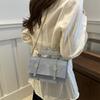 Nova Bolsa Tiracolo Estilo Universitário de Verão 2024 Estilo Britânico Simples Casual Pequena Quadrada Estampa Ondas d'Água Bolsa Transversal
