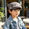 Gorra de visera con bordado de letras laterales a rayas para niños, unisex, boina versátil vintage para primavera y otoño, gorra de visera nueva