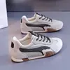 Tênis de Treino Alemão Feminino com Aumento Oculto de Altura Outono 2026 Novo Estilo Coreano Versátil Leve Casual Esportivo Tênis Forrest Gump Feminino D1895