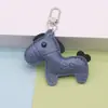 Pequeno e Requintado Couro de Pônei em Relevo Acessório para Capa de Celular Pingente de Chaveiro Ano do Cavalo Pingente 3D Decoração