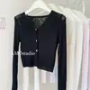 Cardigan Feminino Fino de Tricô de Seda de Gelo com Proteção Solar, Cor Vinho, Botão de Pérola, Curto, Peça de Roupa Chic