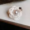 Broche de Flor de Tela de Perlas Incrustadas de Diamantes, Moda, Lujo Ligero, Sensación de Alta Gama, Estilo de Nicho, Accesorio Versátil para el Pecho