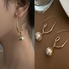 Pendientes de Borla de Perlas Plisadas Barrocas de Aguja de Plata Pendientes de Temperamento de Moda Pendientes Retro Franceses de Gama Alta Venta al por Mayor