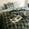 Juego de Cama de Terciopelo de Leche Otoño e Invierno Juego de Cuatro Piezas Funda de Edredón Gruesa de Terciopelo Coral de Doble Cara Sábana de Franela Individual Juego de Tres Piezas