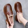 Populares zapatos peludos de suela gruesa para mujer, adecuados para usar al aire libre en invierno, colección otoño 2026, nuevos mocasines de algodón con suela plana y forro de felpa para mujer