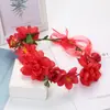 Fornecimento Transfronteiriço Peças de Cabeça para Noivas Europeias e Americanas, Coroas de Flores, Tiaras Feitas à Mão, Acessórios de Cabeça, Disponíveis em Múltiplas Cores, Estilo Envolvente