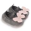 Zapatos de princesa de algodón para primavera y otoño cosidos a mano en stock zapato de bebé con lazo de caña baja suela blanda zapatos para niños pequeños de 0 a 1 año ventas de fábrica