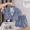 2026 Verano Nuevo Comercio Exterior Ropa para Niños Estampado Completo Estampado de Leopardo Camisa Manga Corta Bebé Casual Elegante Conjunto de Tres Piezas Venta al por Mayor