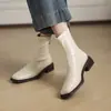 Botines bajos de tacón grueso de cuero suave para mujer, botines ajustados, nuevos botines estilo Martin retro blanco de punta cuadrada para otoño e invierno