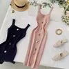 Vestido de punto 2020 Nuevo Verano Elegante Cuello Cuadrado Ajustado de Cuerpo Ajustado Sin Mangas de Botones Base Dividida Falda