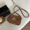 Bolsa Feminina Novo Estilo de Luxo Nicho Bolsa de Ombro Simples para o Dia a Dia 2023 Versátil Elegante Bolsa de Ombro Bolsa Transversal Texturizada