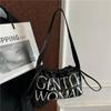 Bolsa de Ombro Feminina Nicho Tailândia Couro Patente Formato Dumpling 2024 Nova Moda Outono/Inverno PU Brilhante