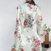 Conjunto Feminino de Casa Três Peças Mais Vendido na Europa e América com Renda Estampada, Camisola, Shorts e Robe, Adequado para Usar por Cima e Roupa de Dormir
