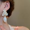 Pendientes de borlas con perlas y flores de plata con alfileres, elegantes, ligeros y de lujo, para mujer, de alta gama.