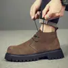 Botas de couro de cano alto masculinas 2024 outono novo retrô sola grossa com pelo interno botas martin couro genuíno botas curtas de cano médio