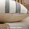 Al por mayor Cojín Decorativo Geométrico Rayado Negro y Blanco Nórdico con Borlas para Alojamiento Rural, Hotel, Hogar, Mesita de Noche, Funda de Cojín