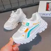 2025 Tênis Esportivo Branco Infantil Meninos Sapatinhos Brancos Sapatos de Tela para Estudantes Verão Respirável Crianças Médias e Grandes Meninas Sapatos de Pai
