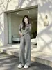 Traje gris con capucha y forro de polar para mujer, nueva colección otoño/invierno 2026, top entallado que marca la cintura con pantalones de pierna ancha, conjunto de dos piezas, moderno