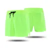 Pantalones cortos holgados de cinco puntos de secado rápido para hombre, novedad de verano de 2025, pantalones deportivos informales de playa de seda fina para hombre