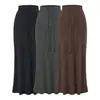 Conjunto de tres piezas coreano, adelgazante y moderno para principios de otoño: un atuendo chic y único que presenta un cárdigan ajustado, un top sin tirantes y una falda