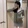 Jaqueta moletom rosa para mulheres, estilo fino de outono, top que afina a silhueta e valoriza o corpo, nova moda de alta qualidade para o início do outono de 2026
