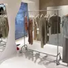 Loja de Roupas Barra de Suspensão de Aço Inoxidável com Rodas Prata Rack Central Piso de Loja de Roupas Prateleira de Exposição de Chão