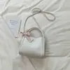 Bolsa Rosa Modelo Novo 2026 com Decoração de Lenço, Bolsa de Trabalho de Alto Padrão, Bolsa de Ombro Versátil Estilo Coreano Nicho