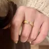 Anel de Cristal Preto Estilo Frio Geométrico Ins Design de Nicho Moda Personalidade Senso Avançado Anel Aberto Popular na Internet Moda Feminina