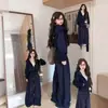 Moletom Curto Cinza para Mulheres, Forrado com Fleece para Outono e Inverno, Grosso, Modelagem Justa, Adequado como Camada Base, Jaqueta com Zíper para Início da Primavera