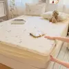 Nuevo Protector de Colchón Acolchado de Gasa de Tres Capas Pieza Única para Colchón Simmons, Adecuado para Camas de Dormitorio Estudiantil, Universal para Todas las Estaciones