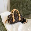 Venta al por mayor del fabricante Comercio exterior Popular Transfronterizo Bolso de mujer 2025 Nuevo de moda Tendencia Bolso de hombro Temperamento Cruzado Bolso de corazón de melocotón de moda