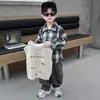 Conjunto de Ropa de Otoño para Niños 2026 Nuevo Estilo Coreano Camisa para Niño Pequeño, Chaleco, Conjunto de Tres Piezas, Ropa Infantil de Primavera y Otoño Moderna