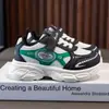 Zapatos deportivos para niños de primavera y otoño, antideslizantes, casuales, versátiles, zapatos de moda de suela plana, tenis de piel transpirables para niños