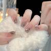 Manicura con arco, efecto degradado francés, con efecto desenfadado, color blanco puro y avanzado, con pegatinas para uñas, armadura para llevar a mano.