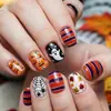 Calabaza de Halloween Fantasma Telaraña Hoja de Arce Armadura Portátil Cuadrado Corto Hermoso Arte de Uñas Rayas Naranja Púrpura Retro Uñas Postizas Lindas