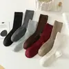 Meias de Lã Tendência para Mulheres, Estilo Coreano Outono e Inverno, Meias Versáteis de Cor Sólida até o Meio da Panturrilha, Meias Confortáveis Sem Costura Quentes Estilo Soltinho Venda por Atacado