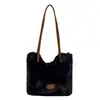Nueva bolsa de felpa transfronteriza de otoño e invierno, bolsa de mano de gran capacidad para mujer, adecuada para el trabajo y los desplazamientos, bolso de mano peludo de un solo hombro