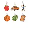 Pastilhas de Fragrância Personalizadas para Carro para Exportação, Pastilhas Purificadoras de Ar para Carro com Designs Como Maçã, Basquete, Livro e Pingentes Estilo Faculdade, Cartões de Fragrância Removedores de Odor
