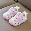 Sapatos Respiráveis para Bebês e Crianças Pequenas, Sapatinhos de Bebê, Sapatos de Verão, Sapatos Fofos com Desenhos Animados para Meninos e Meninas, Sapatos Antiderrapantes