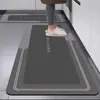 Alfombrilla de Piso para Cocina Fácil de Limpiar Transfronteriza Amazon Tira Larga Absorbente de Agua Secado Rápido Antideslizante Almohadilla para Pies Alfombrilla de Piso de Diatomeas para el Hogar