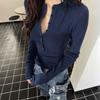 Camisa Base Marrom Escuro para Mulheres, Roupa Íntima para Outono e Inverno, Gola Meio Aberta, Sensação de Luxo, Novo Top Retrô 2026, Camiseta de Manga Longa Slim-Fit