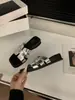 Primer Encuentro Tacón Ji Slope Plata Elegante Estilo Francés Sandalias Pequeñas Zapatos de Hada Estilo Vacaciones de Verano 2026 Suela Suave