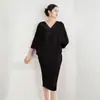 Vestido de Cuello en V de Talla Grande Transfronterizo para Mujer Vestido Europeo y Americano Personalizado para Gorditas, Falda Larga de Aspecto Adelgazante con Pliegues de Gama Alta