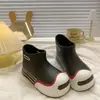 [alta calidad] Botas de lluvia de moda para mujer, zapatos de goma ligeros e impermeables de verano, botas cortas antideslizantes, botas de lluvia para mujer